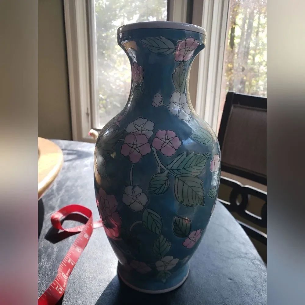 Vase   - Picture 6 of 11